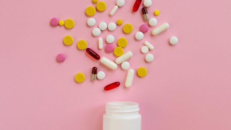 Atualmente, alguns remédios que integram a 'químio oral' já têm cobertura obrigatória dos planos de saúde, mas especialistas entendem que a lista precisa ser ampliada (Foto: Getty Images via BBC)