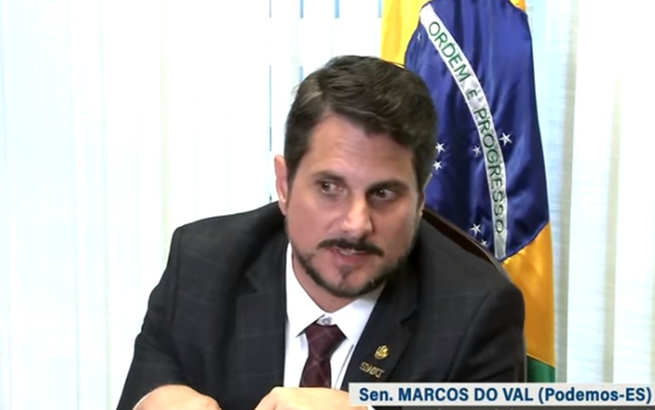 Senador Marcos do Val em coletiva em Brasília