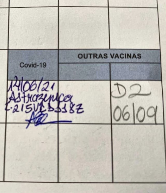 Fernanda Torres é vacina contra a Covid-19 (Foto: Reprodução Instagram)