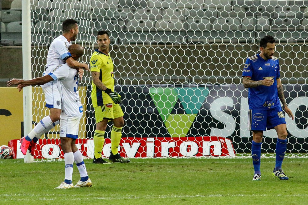 Com Media De Quase Dois Gols Sofridos Por Jogo Cruzeiro Atinge 68 Do Total Levado Na Serie B 2020 Cruzeiro Ge