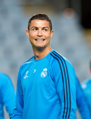 Cristiano Ronaldo durante treino do Real Madrid (Foto: JONATHAN NACKSTRAND / AFP) Cristiano Ronaldo durante treino do Real Madrid (Foto: JONATHAN NACKSTRAND / AFP)