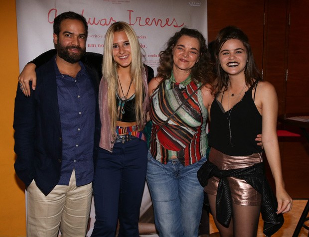 O diretor Fábio Meira, e as atrizes Priscila Bittencourt, Inês Peixoto e Isabela Torres (Foto: Deividi Correa/AgNews)