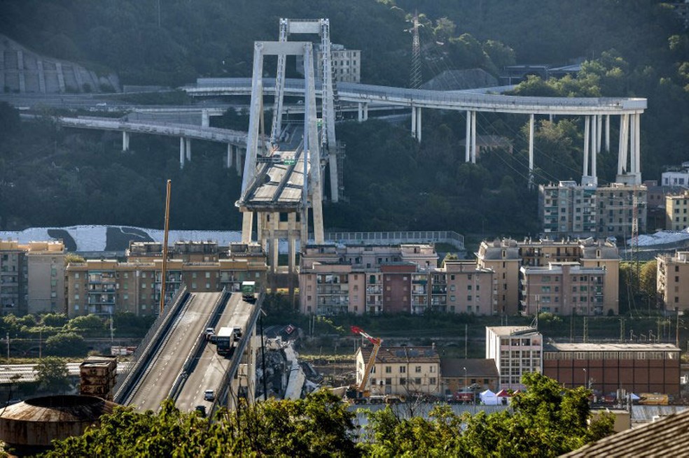 bridge - Buscas por sobreviventes de queda de ponte continuam em Gênova; número de mortos sobe para 39