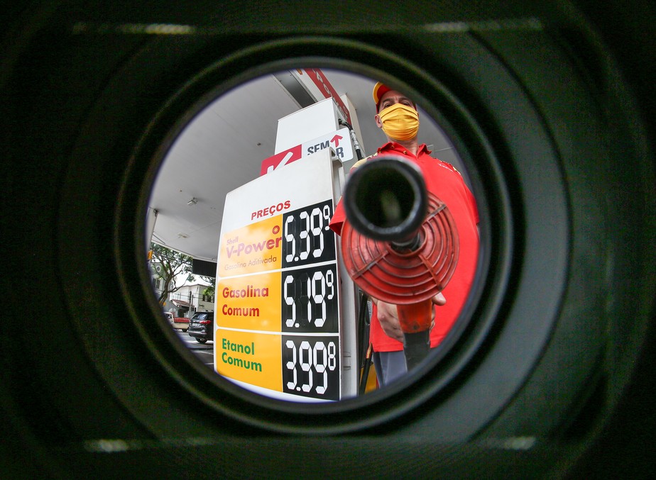 Preços dos combustíveis estão em queda, diz ANP