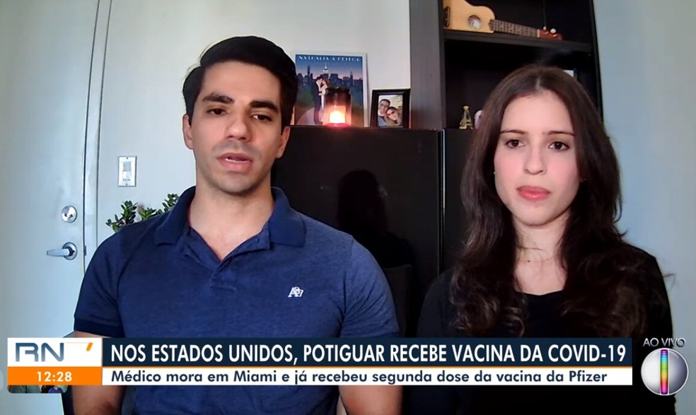 Médico potiguar, Heitor Lopes recebeu segunda dose de vacina nesta segunda-feira (4). Também médica, Nathalia Wanderley ainda não foi imunizada. — Foto: Reprodução/Inter TV Cabugi