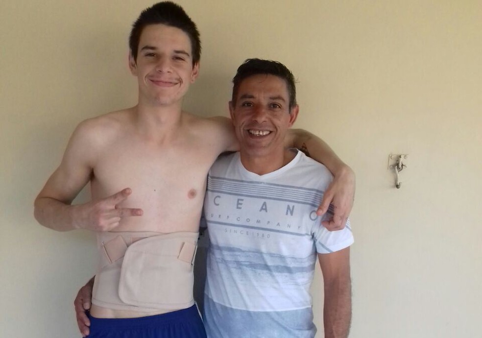 Pai, atendente do Samu, acompanha recuperação do filho após ele ter traumatismo craniano e fraturado vértebras (Foto: Sérgio Alves/Arquivo pessoal)