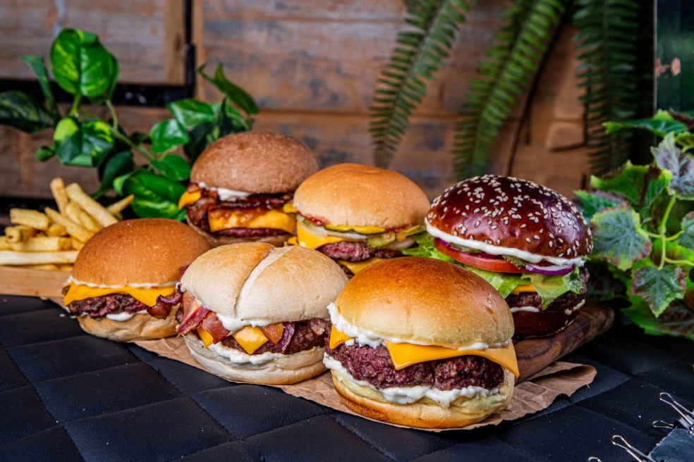 Hambúrgueres da Ammo Burguer para Dia do Bacon — Foto: Divulgação