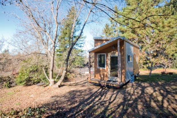 Sem intermediário. Localizada na Califórnia, esta casa foi projetada e construída pelo próprio dono, o designer Alek Lisefski, que mora com a namorada e um cachorro (Foto: Divulgação)