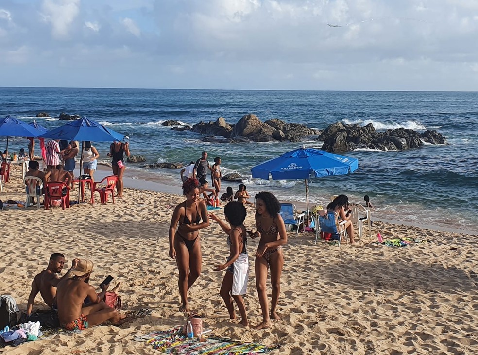 Praia de Itapu&atilde;, em Salvador, na tarde deste domingo (22) &mdash; Foto: Arquivo Pessoal