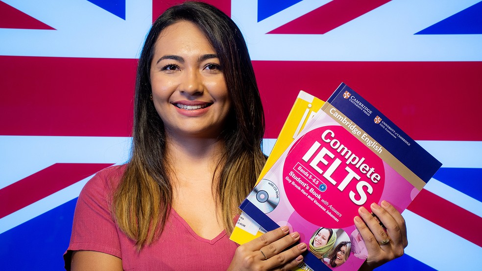 A doutoranda Mayara Faita faz o Ielts, pois está em busca da proficiência, por abrir portas nas áreas acadêmica e profissional — Foto: João Paulo Barbosa 