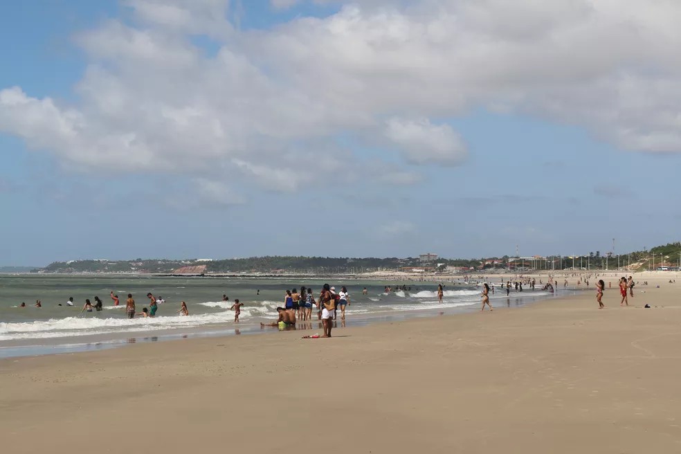 Todas as praias da Grande São Luís estão impróprias para banho, diz laudo
