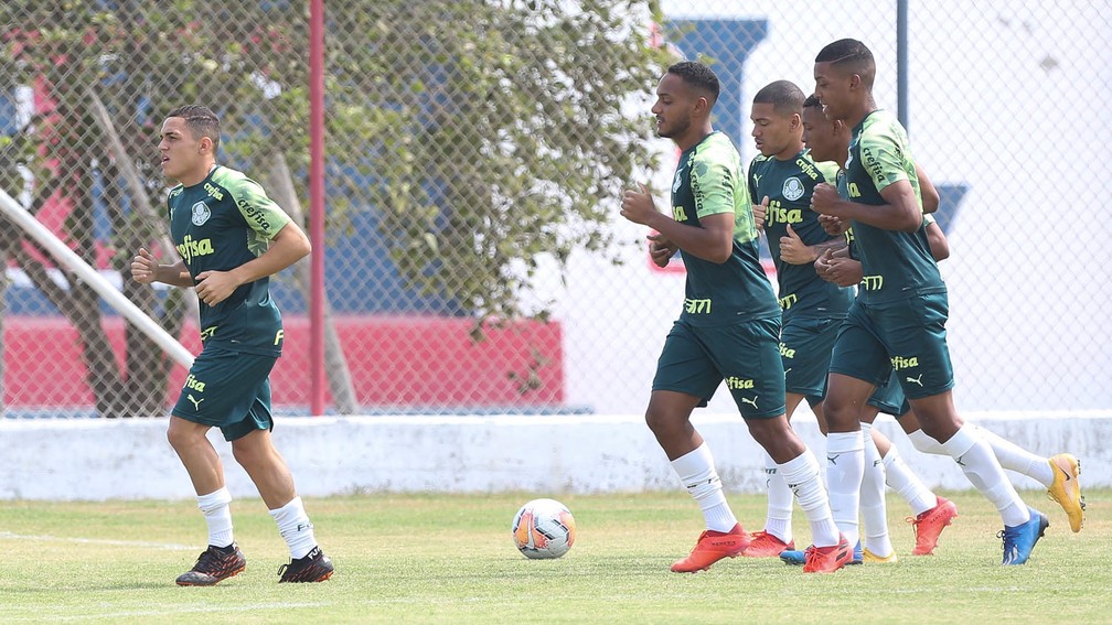 Garotos da base viram solução para Abel Ferreira no Palmeiras