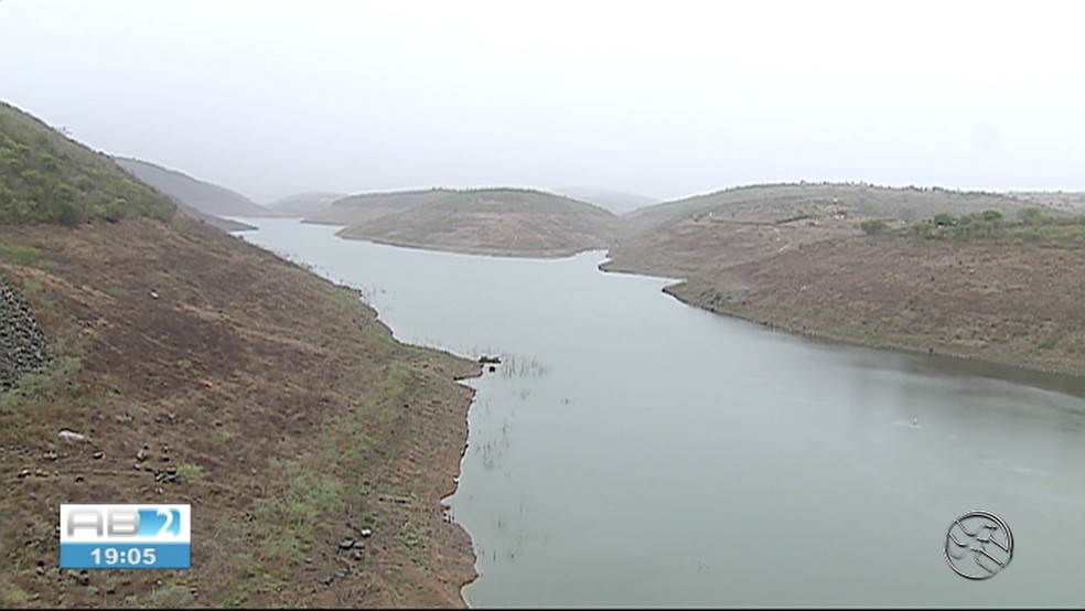 Barragem de Jucazinho, localizada no munic&iacute;pio de Surubim &mdash; Foto: TV Asa Branca/Reprodu&ccedil;&atilde;o