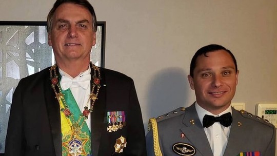 Por que o Exército não afastará Mauro Cid, preso por fraudar cartão de vacinação de Bolsonaro