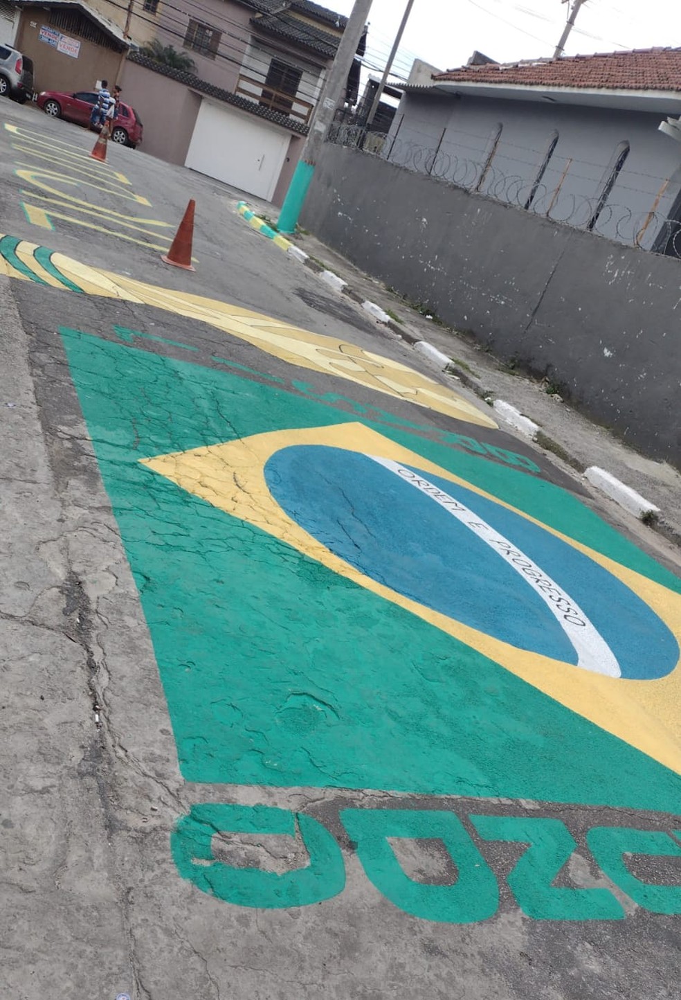 Rua de São Paulo enfeitada para a Copa do Mundo — Foto: Arquivo pessoal