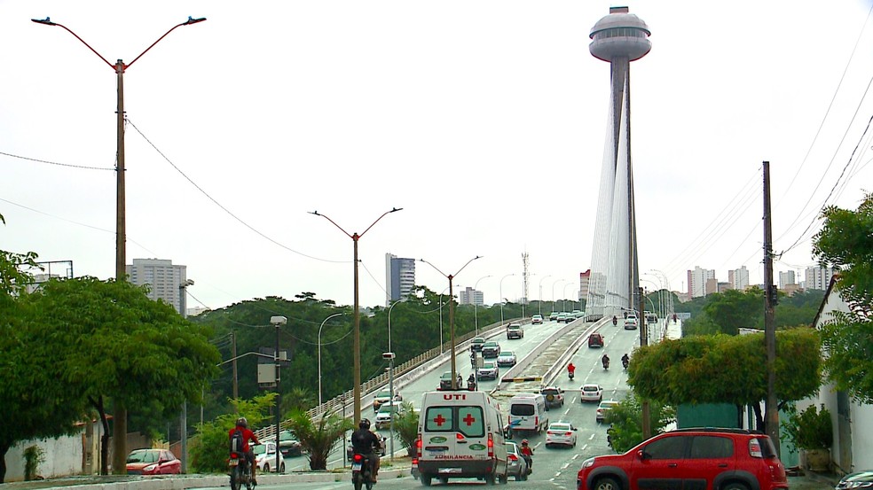 Ponte Estaiada durante chuva em Teresina — Foto: Reprodução/TV Clube