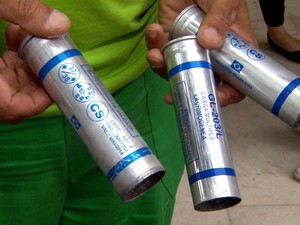 Cápsulas de gás lacrimogêneo são encontradas em frente à Prefeitura de Campinas (Foto: Reprodução/ EPTV)