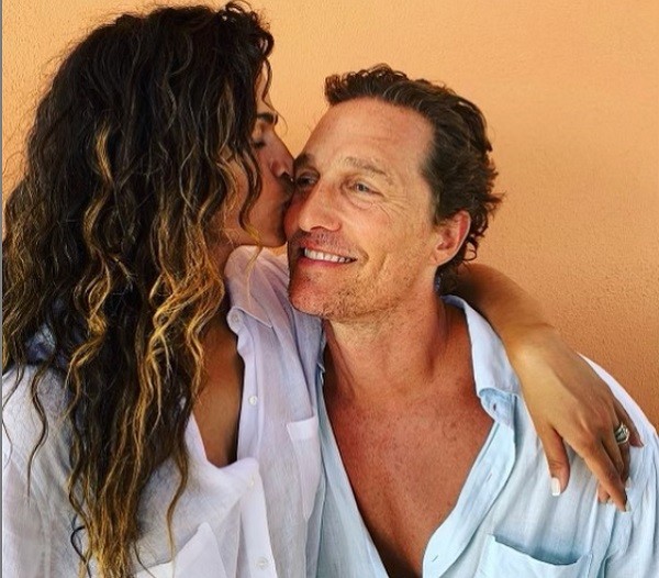 A modelo e apresentadora brasileira Camila Alves com o marido, o ator norte-americano Matthew McConaughey (Foto: Instagram)