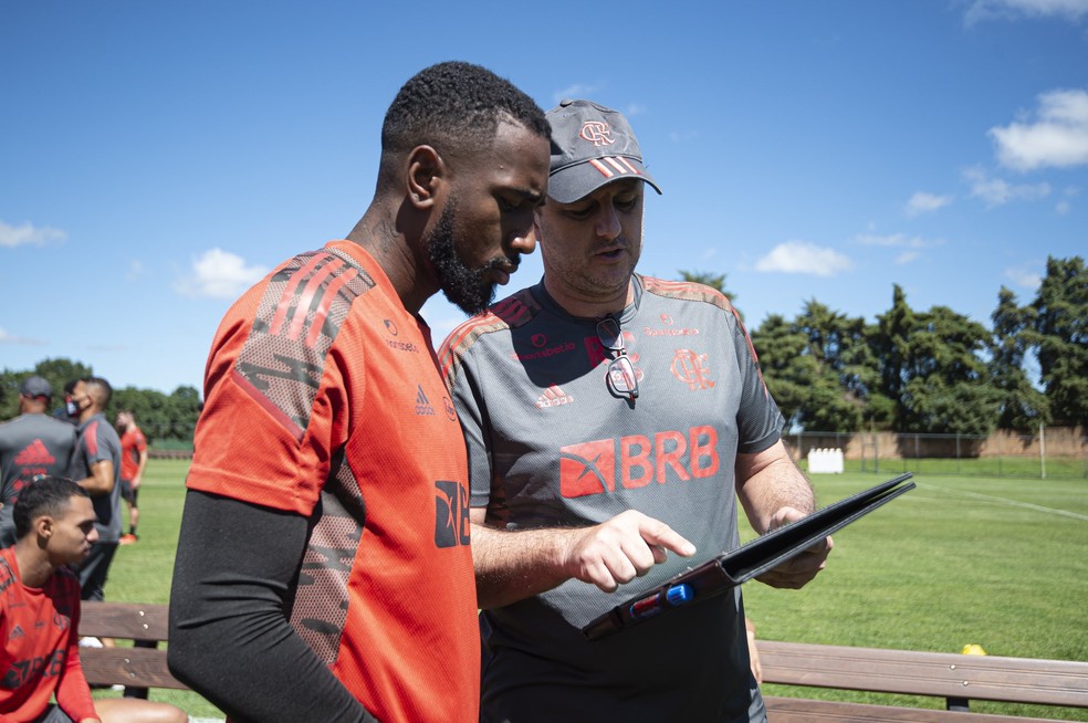 Gerson é um dos poucos sem reajuste desde 2019 — Foto: Alexandre Vidal / Flamengo