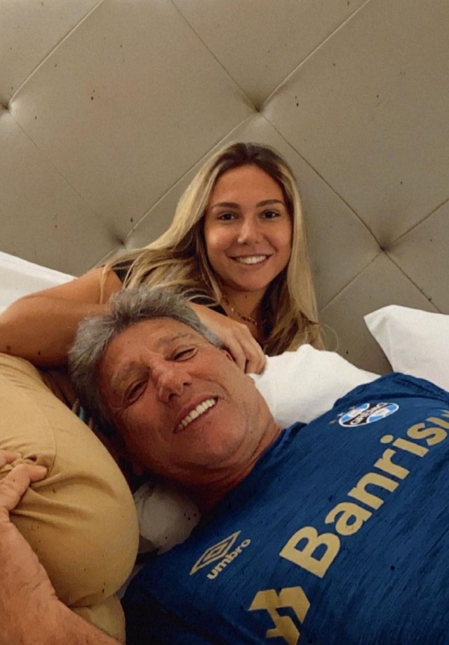 Carolina Portaluppi Posta Momentos De Chameguinho Com Renato Ga Cho Vogue Celebridade