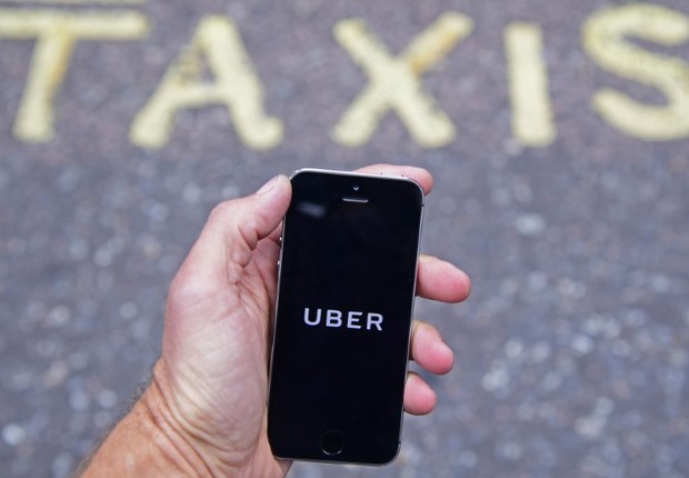 Uber  (Foto: Toby Melville/Illustration/Reuters)