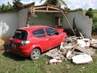 Carro invade casa na zona rural de Varzedo e destrói cômodo