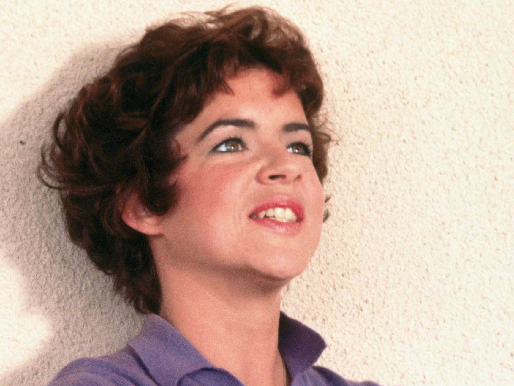 Stockard Channing tinha 34 anos quando viveu uma jovem de 18 nos cinemas, a Betty Rizzo de 'Grease: Nos Tempos da Brilhantina' (1978). (Foto: Divulgação)