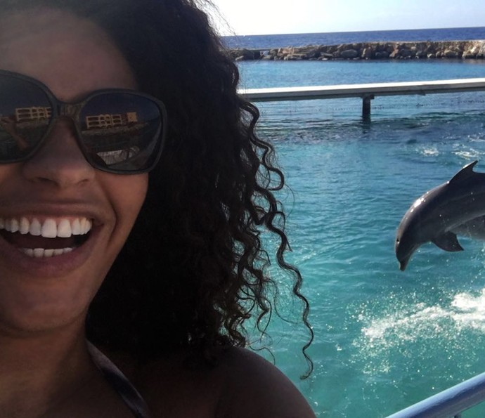 Juliana Alves se encantou pelos golfinhos (Foto: Arquivo pessoal)