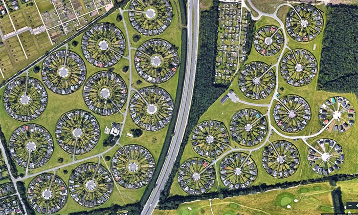 Brøndby Haveby ou o Brøndby Garden City fica nos arredores de Copenhague, capital da Dinamarca (Foto: Google Earth / Reprodução)