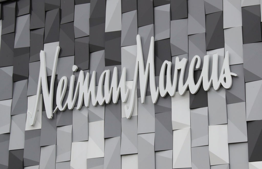 GARDEN CITY, NEW YORK - MARCH 20: A general view of the Neiman Marcus sign as photographed on March 20, 2020 in Garden City, New York. (Photo by Bruce Bennett/Getty Images) (Foto: Getty Images)