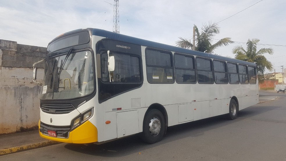 Motorista do ônibus envolvido em acidente em Pilar do Sul relatou que não enxergou motociclista, segundo BO — Foto: Sérgio Santos/Pilar News