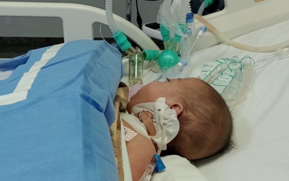 Mãe denuncia que bebê morreu após receber medicamento em hospital de Pires do Rio, Goiás — Foto: Reprodução/TV Anhanguera