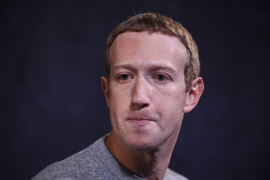 Zuckerberg anuncia congelamento das contratações e redução de equipes