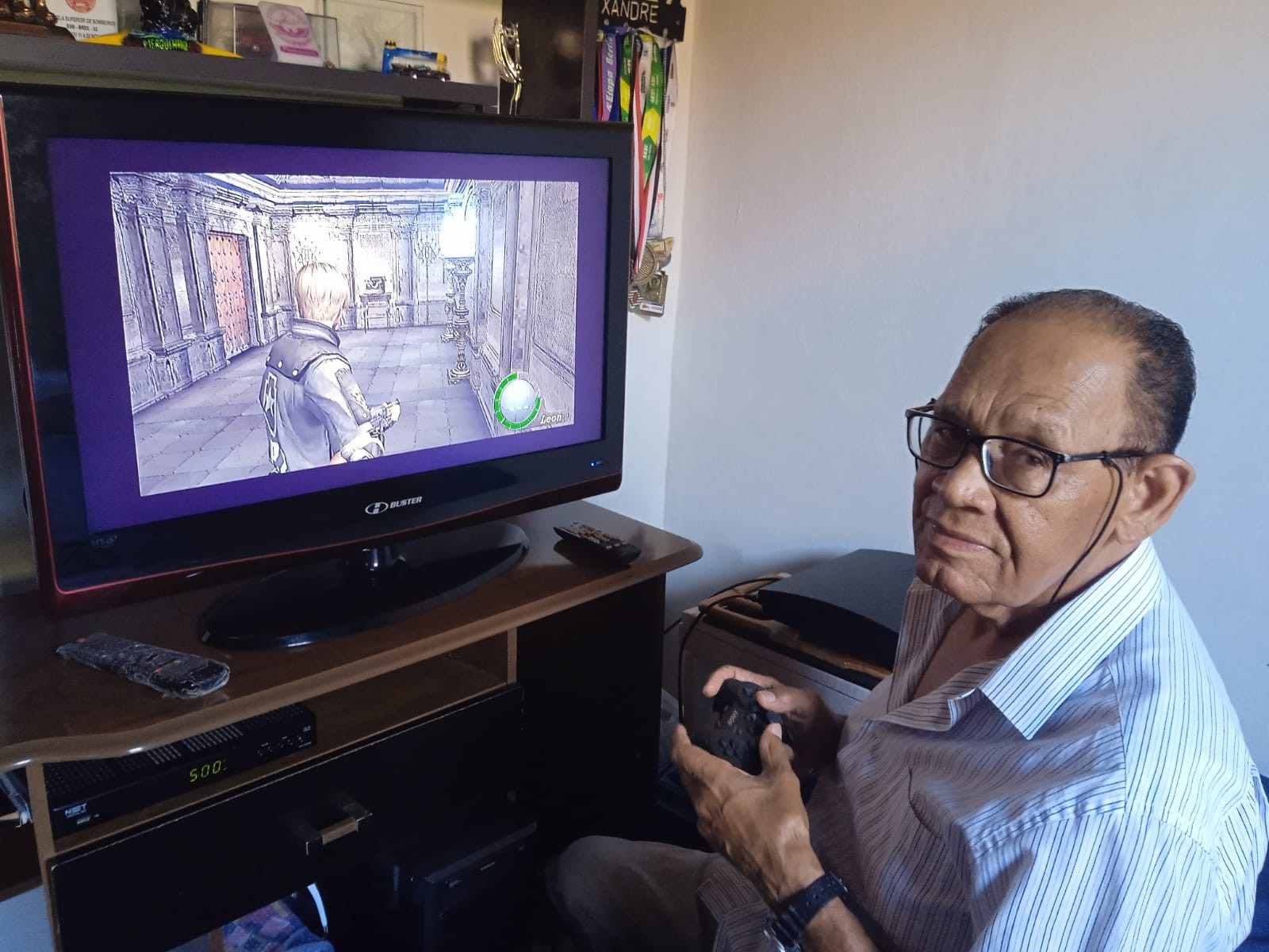 Psicólogo destaca benefícios dos videogames para os idosos: 'Enfrenta zumbis e melhora a saúde'