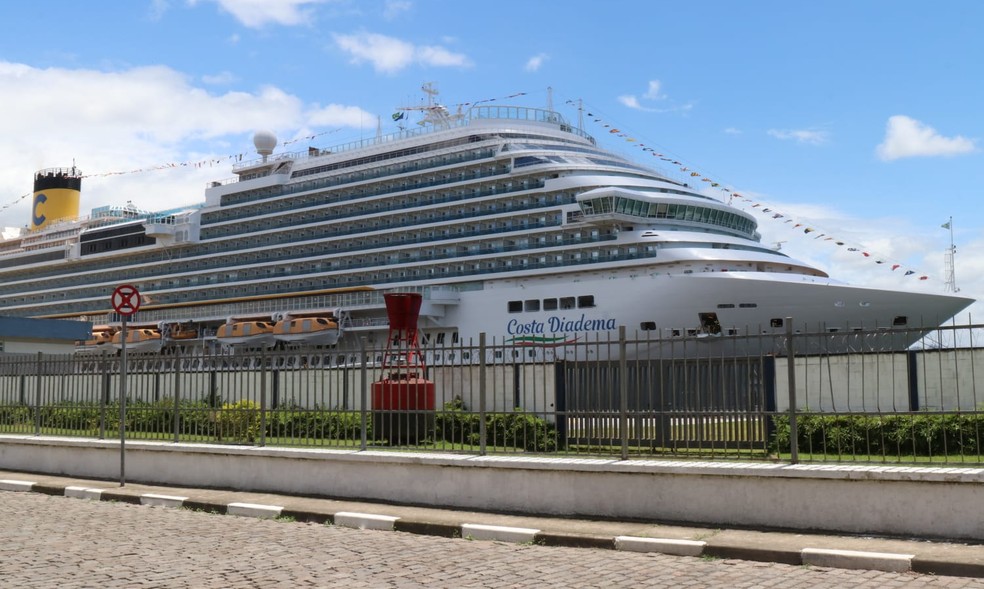 Navio Costa Diadema no Porto de Santos, SP — Foto: Alexsander Ferraz/Jornal A Tribuna