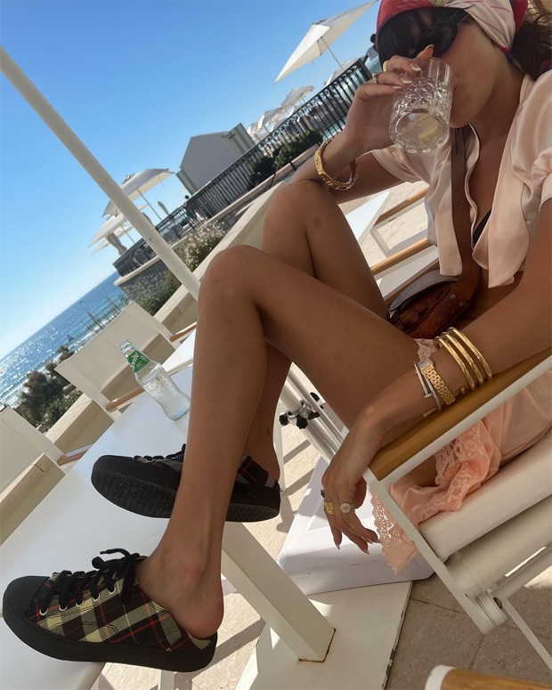 Bella Hadid abriu álbum de suas férias (Foto: Reprodução / Instagram)