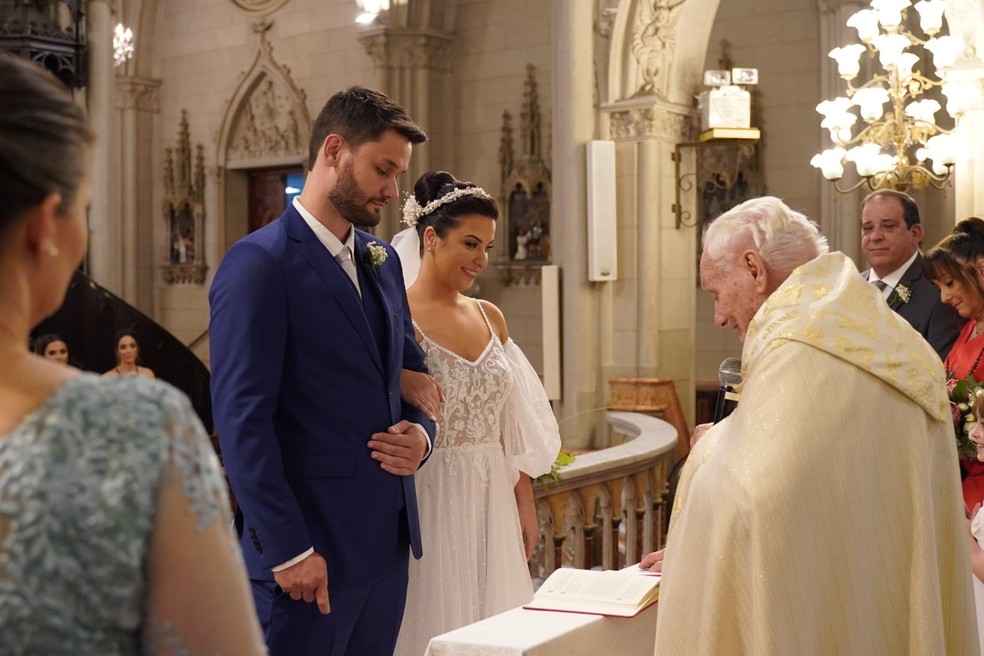 Casamento celebrado pelo avô do noivo ocorreu em 14 de maio de 2022 — Foto: Fernando Lacerda/Divulgação