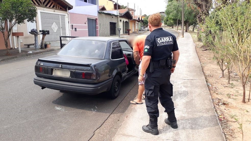 Dono de cão queimado em Limeira foi detido — Foto: Garra Limeira