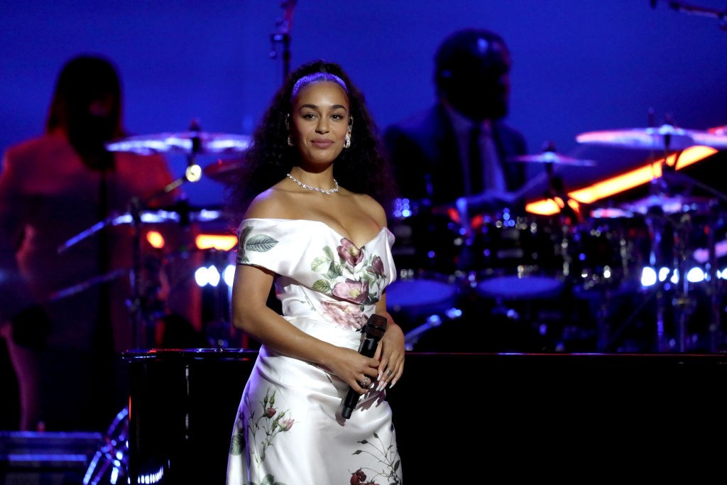 LONDON, ENGLAND - DECEMBER 13: Jorja Smith performs at the 2019 Global Citizen Prize at the Royal Albert Hall on December 13, 2019 in London, England. (Photo by Tristan Fewings/Getty Images for Global Citizen) (Foto: Getty Images for Global Citizen)
