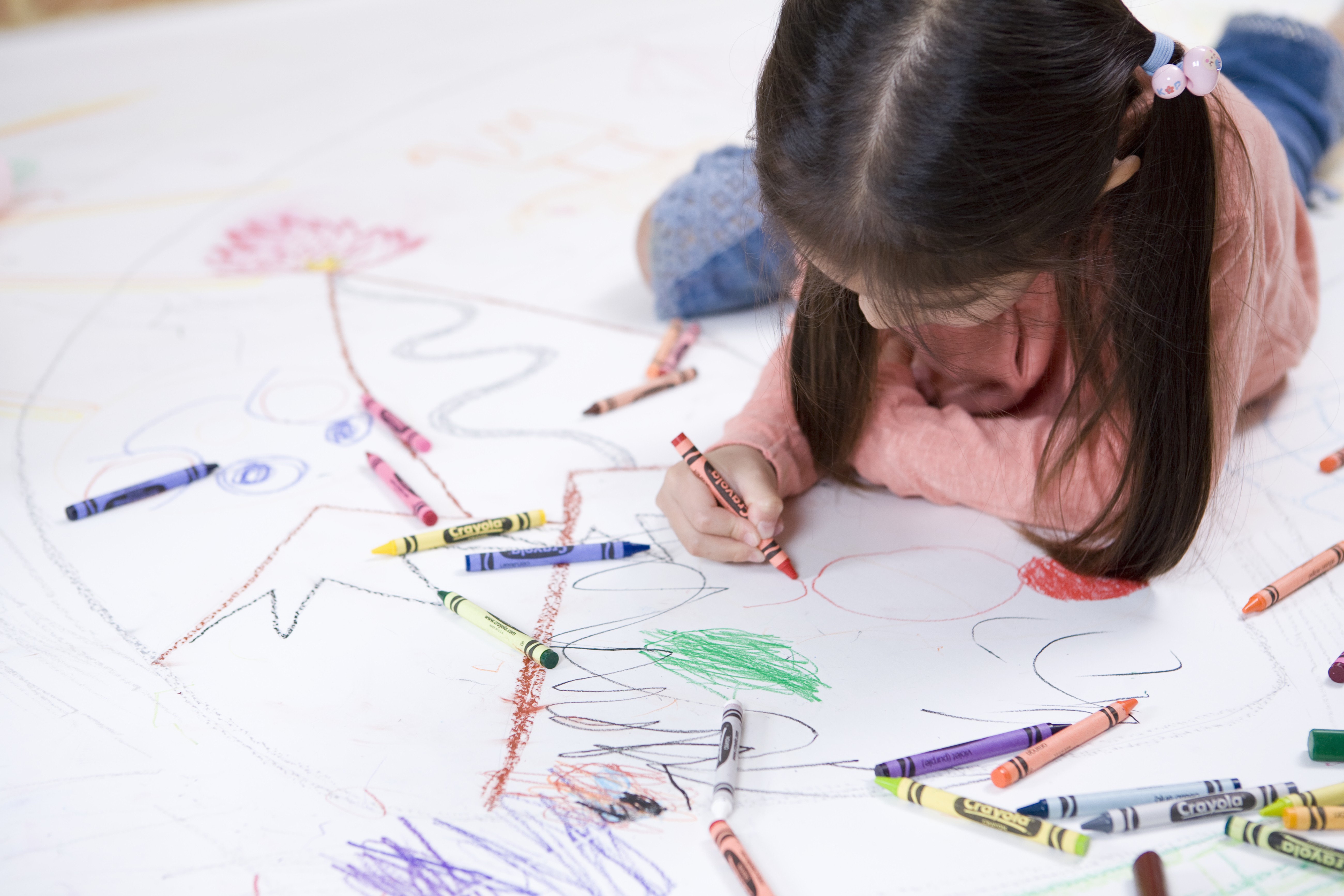 Criança desenhando  (Foto: Getty Images)