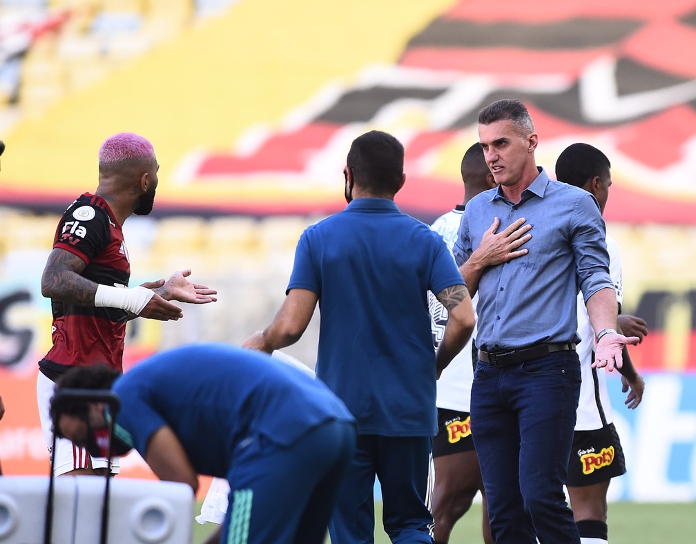 Mancini admite problemas, mas ainda acredita que o Corinthians consegue vaga na Libertadores