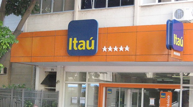 Agência do Itaú: bancos só reabrem no dia 2 (Foto: Wiki Commons)