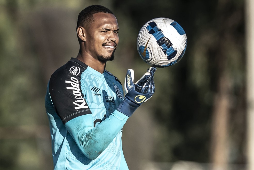 John durante treino do Santos — Foto: Ivan Storti/Santos FC