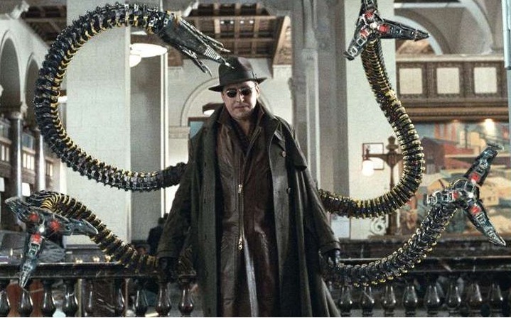 O ator Alfred Molina como o vilão Doctor Octopus em cena de Homem-Aranha 2 (2004) (Foto: Reprodução)