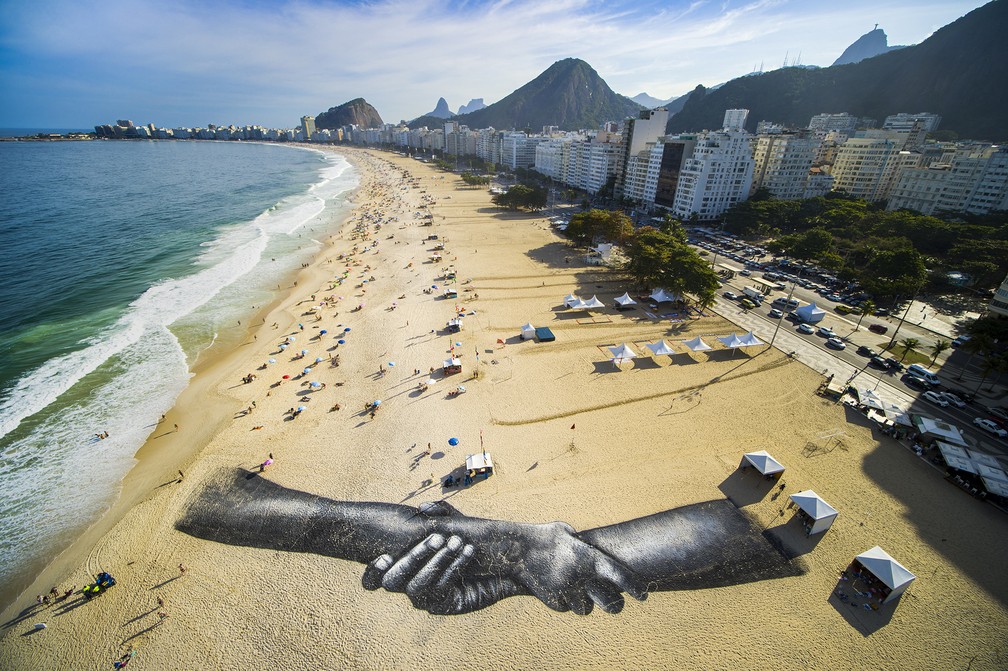Beyond Walls em Copacabana — Foto: Saype