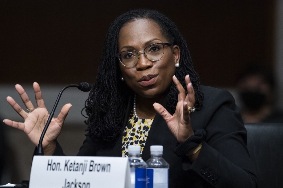 Ketanji Brown Jackson em imagem de abril de 2021 — Foto: Tom Williams/ POOL / AFP