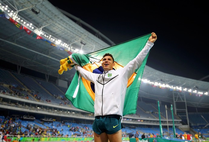 Thiago Braz salto com vara campeão olímpico (Foto: Agência Reuters)