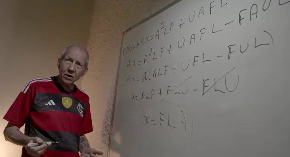 Seu Carlos resolve equa&ccedil;&atilde;o cujo resultado &eacute; "FLA" &mdash; Foto: Reprodu&ccedil;&atilde;o/TV Globo