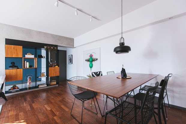 Apartamento rústico tem cores e mobiliário moderno (Foto: Divulgação)