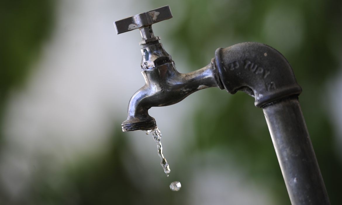 Assú e bairros de Mossoró terão  abastecimento de água suspenso para serviço em adutora